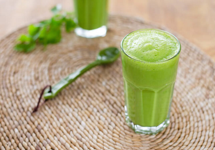 17 ravitseva vihreä Smoothie Reseptit (Paleo + vitamiinipitoinen)