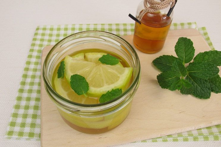 Apple-Cider-Vinegar-Mint-Lemon-Water.jpg