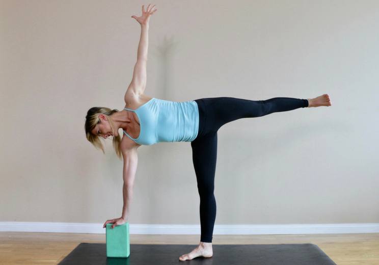 5 Chest-Opening Yoga Stretches (soothing + pain-relieving)