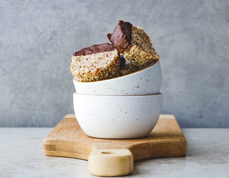 Raw Dark Chocolate Almond Cups Recipe (No Bake!)