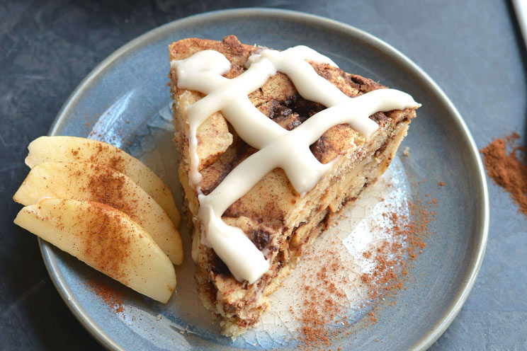 SCHEMA-PHOTO-Cinnamon-Roll-Apple-Pie.jpg