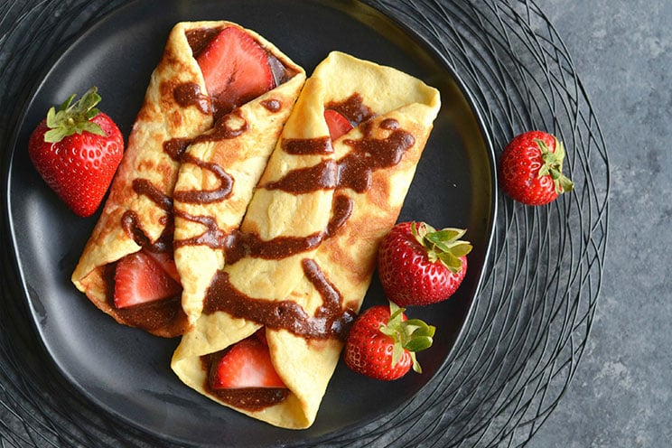 IN-ARTICLE-Paleo-Crepes-Drizzled-with-Nutella.jpg