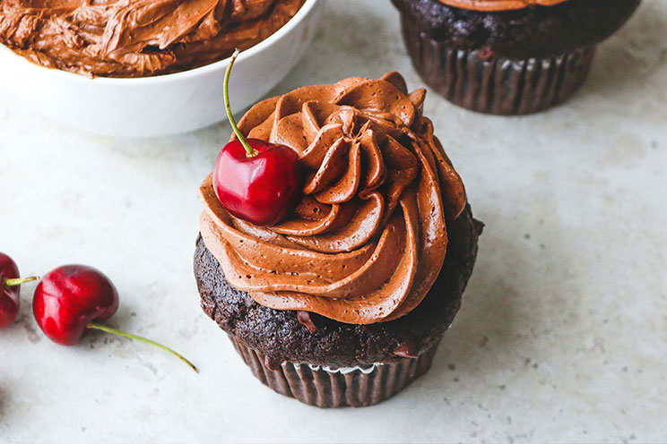 IN-ARTICLE-The-Best-Paleo-Chocolate-Frosting.jpg