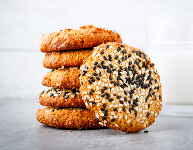 Trade in your sugar-filled desserts for these tahini cookies made with sesame seeds, honey, and zero grains. The buttery, crisp cookie we all deserve!