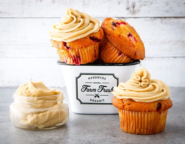 Top your favorite baked goods with a cream cheese frosting made with natural sweeteners and zero dairy. Changing up the dessert game!