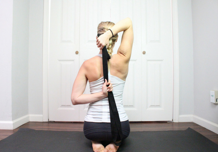 7 Gentle Yoga Poses to Release a Frozen Shoulder