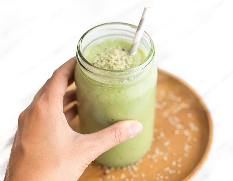 Whip up this 5-minute spirulina smoothie for a boost of energy and nutrients that’ll help balance your hormones. It's a green, lean, spirulina machine!