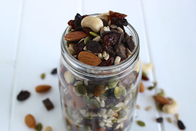 IN-ARTICLE-Paleo-Trail-Mix.jpg