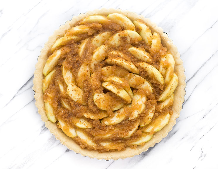 Slice into this easy no-bake Apple Tart for a treat that’s gluten-free and rich in flavor. Filled with apples, and spice, and everything nice!