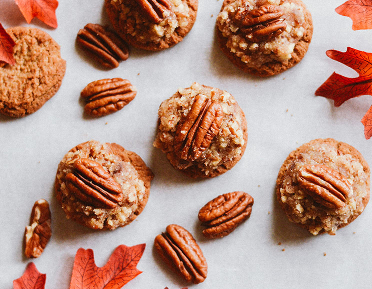 Make room on the dinner table for these bite-sized cookies bursting with rich pecan pie flavor. These cookies are free of dairy, gluten, and artificial sugars.