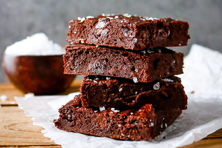 IN-ARTICLE-Fudgy-Olive-Oil-Brownies-with-Flaky-Sea-Salt.jpg