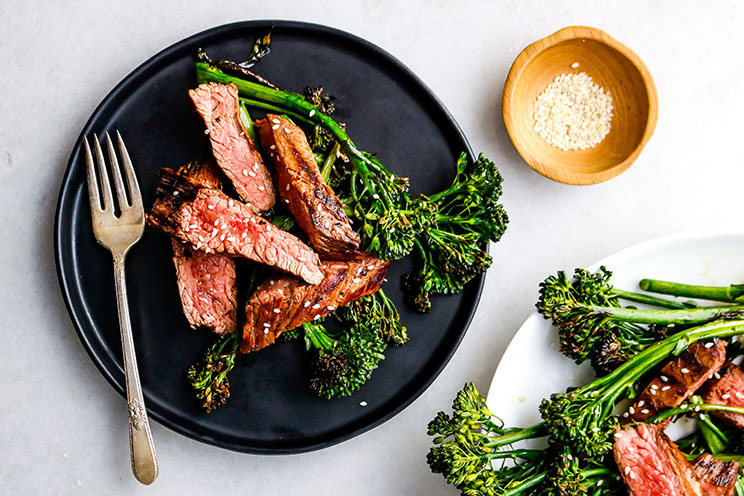 IN-ARTICLE-Chinese-5-Spice-Steak-with-Crispy-Broccolini.jpg