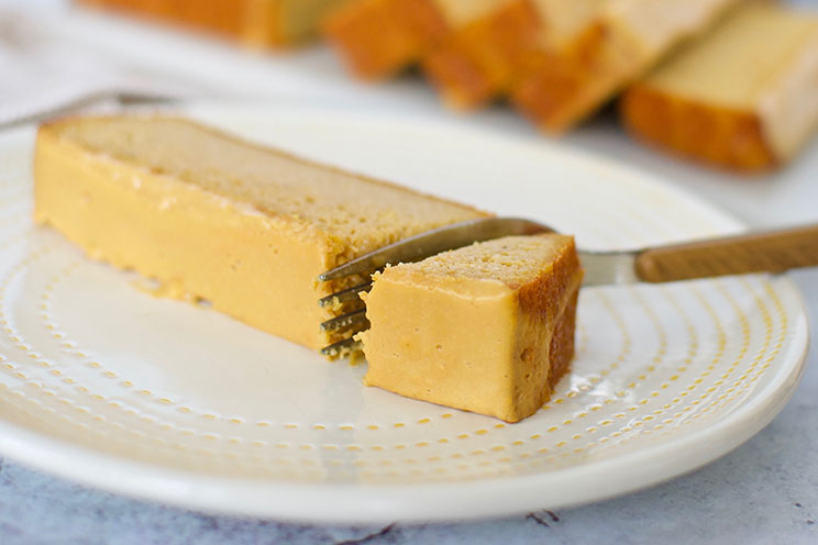 IN-ARTICLE-Fluffy-Sweet-Potato-Pound-Cake-with-Maple-Glaze.jpg