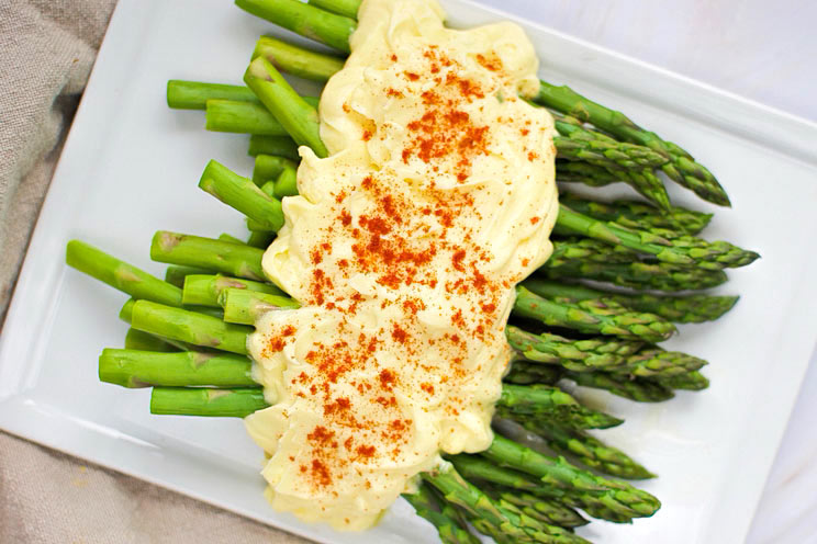 SCHEMA-PHOTO-10-Minute-Asparagus-Blanketed-in-Creamy_Hollandaise.jpg