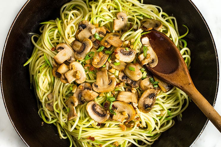 SCHEMA-PHOTO-One-Pan-Zucchini-Noodles-with-Garlic-Mushrooms.jpg