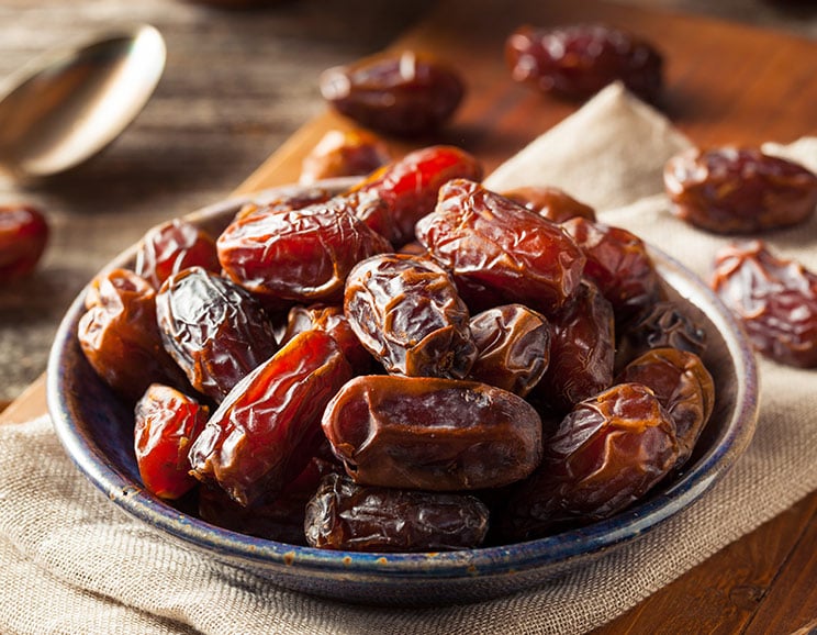 Let’s dive in on dates, the ideal Paleo treat with more disease-fighting antioxidants and minerals than other natural sweetener.