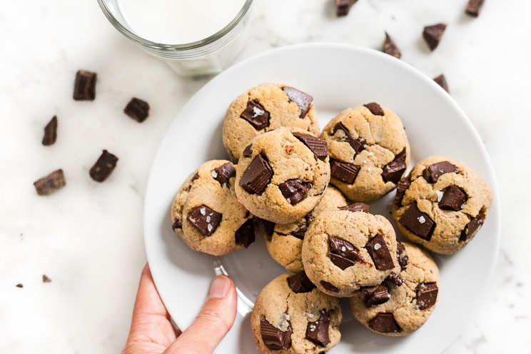 IN-ARTICLE-Chewy-Chocolate-Chunk-Almond-Butter-Cookies-with-Coconut-Flour.jpg