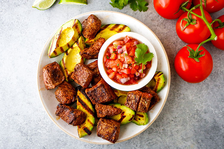 SCHEMA-PHOTO-Chili-Lime-Steak-Bites-with-Grilled-Avocado.jpg