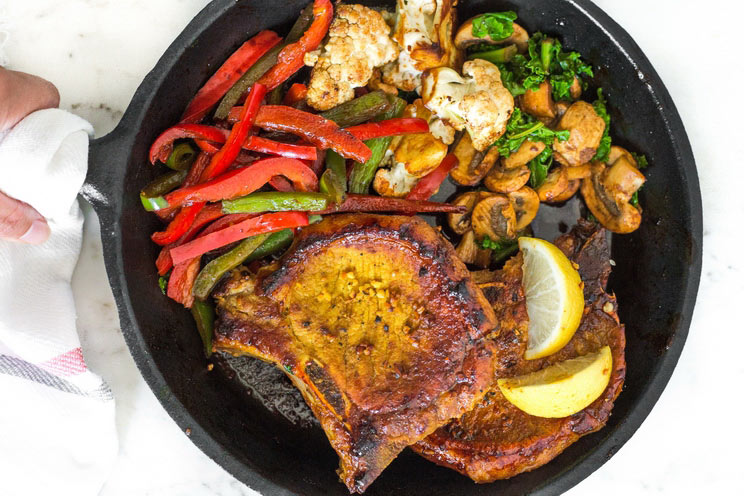 SCHEMA-PHOTO-Easy-Caramelized-Honey-Pork-Chops-with-Veggies.jpg