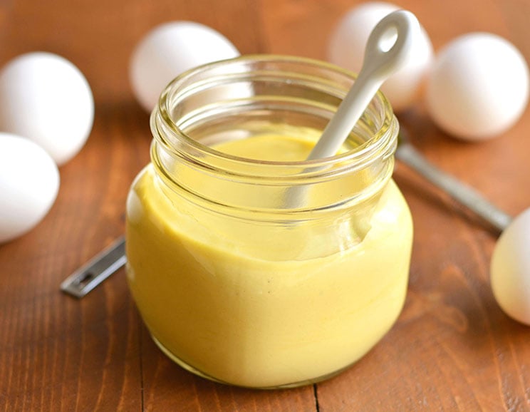 If you love mayo, then you’re gonna love this homemade Paleo mayo. A condiment favorite gone healthy!