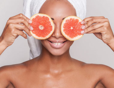 Taking care of your skin with healthy habits and nourishing food is crucial. We’ll show you how to choose the right natural products and food for your skin.