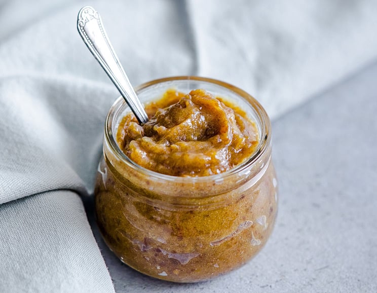 Add this creamy date paste to all your Paleo treats for a sweetener that’s naturally delicious. Currently spreading this on everything!
