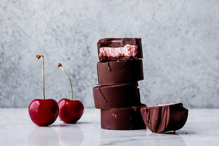 IN-ARTICLE-Dark-Chocolate-Cherry-Pralines.jpg