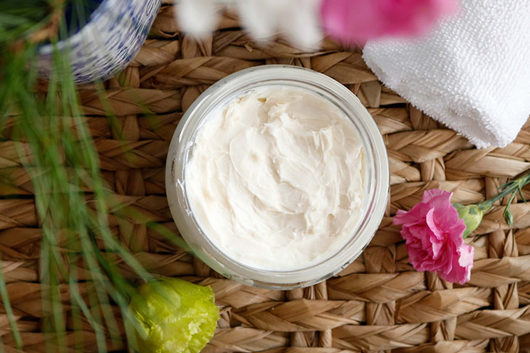 SCHEMA-PHOTO-Homemade-Body-Butter-with-Jojoba-Oil.jpg