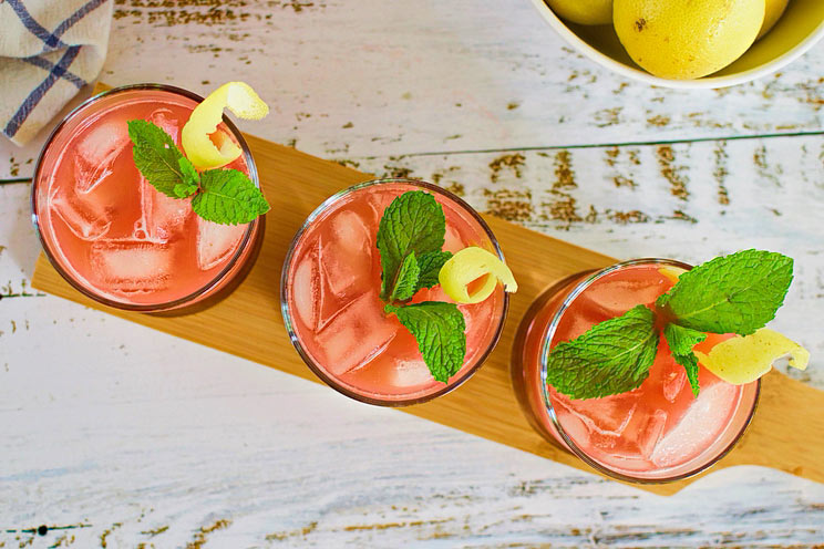 SCHEMA-PHOTO-The-Strawberry-Lemonade-That-Beats-Belly-Bloat.jpg