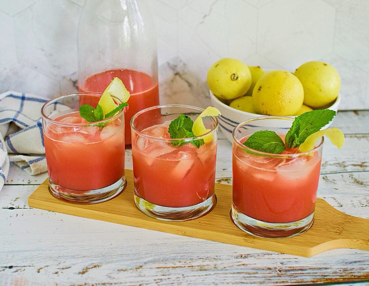 Cool off with a nourishing strawberry lemonade made with gut-healing fennel seeds. This fusion of tea and lemonade is just what your tummy deserves.