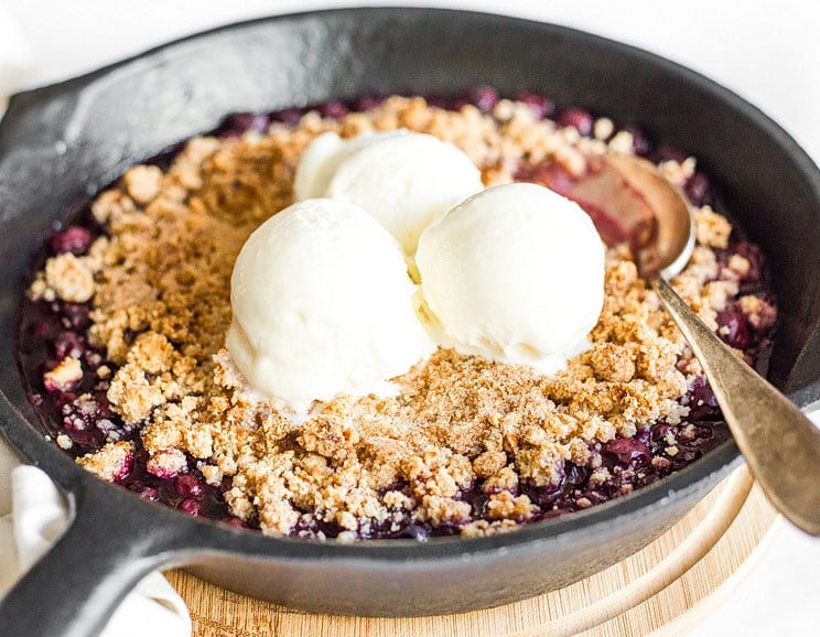 Bake up this scrumptious blueberry cobbler for a dessert rich in antioxidants. Go ahead & indulge: no need to worry about extra additives or refined sugars!