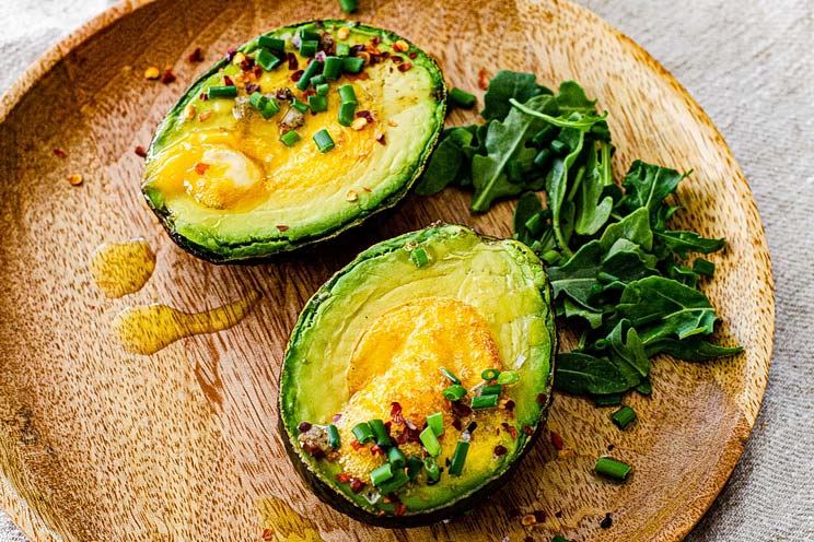 IN-ARTICLE-Easy-Baked-Avocado-Egg-Recipe.jpg
