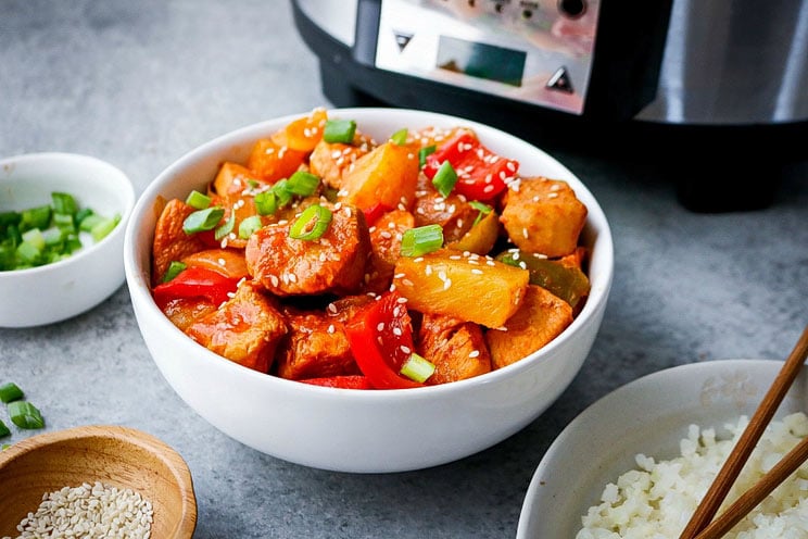 SCHEMA-PHOTO-Slow-Cooker-Sweet-And-Sour-Chicken.jpg