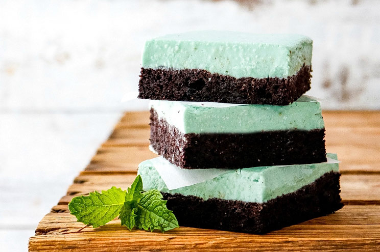 IN-ARTICLE-Creamy-Keto-Mint-Brownies.jpg